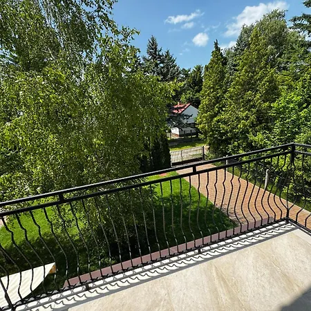 Igenyesen Berendezett Nyaralo Sajat Steggel, Kerti Grillel Balatonfenyvesen, Vizparti Utcaban, A Totol 50 M-re