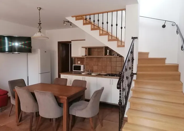 Igenyesen Berendezett Nyaralo Sajat Steggel, Kerti Grillel Balatonfenyvesen, Vizparti Utcaban, A Totol 50 M-re 別荘 *